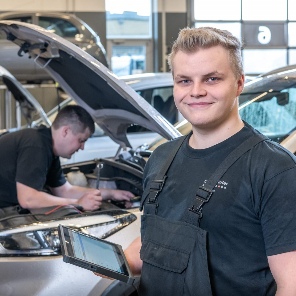 Vi har over 100 års erfaring med god service